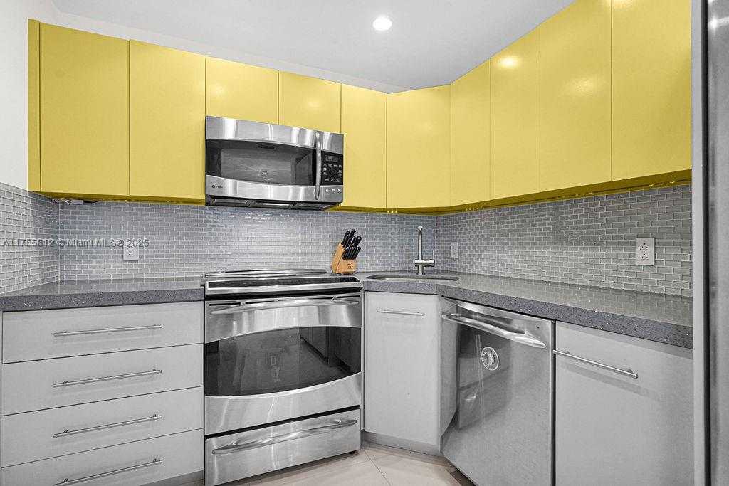 Small Image of 800 WEST AVE #931, Miami Beach Number 25