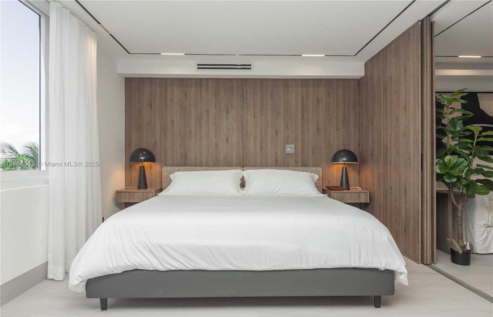 Small Image of 2301 COLLINS AVE #432, Miami Beach Number 12