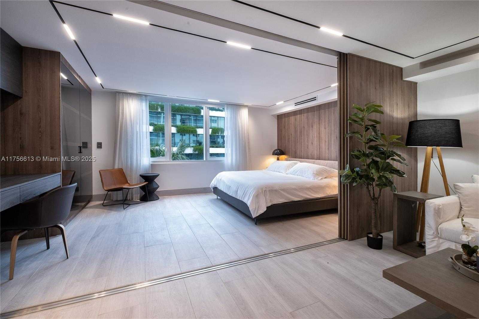 Small Image of 2301 COLLINS AVE #432, Miami Beach Number 5