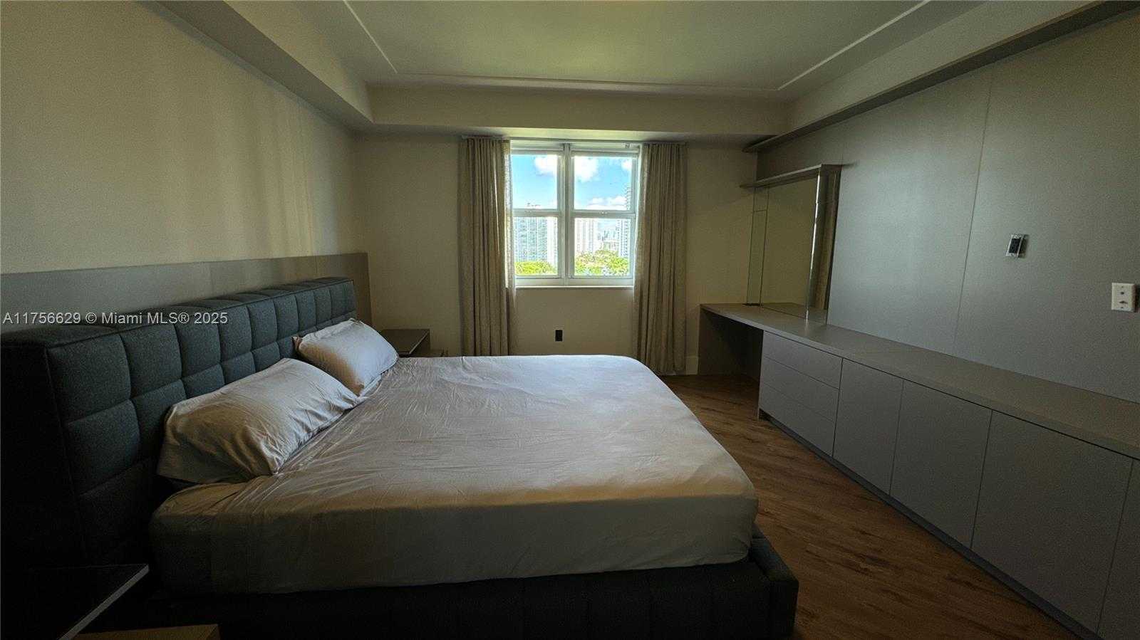 Small Image of 20000 EAST COUNTRY CLUB DR #1016, Aventura Number 16
