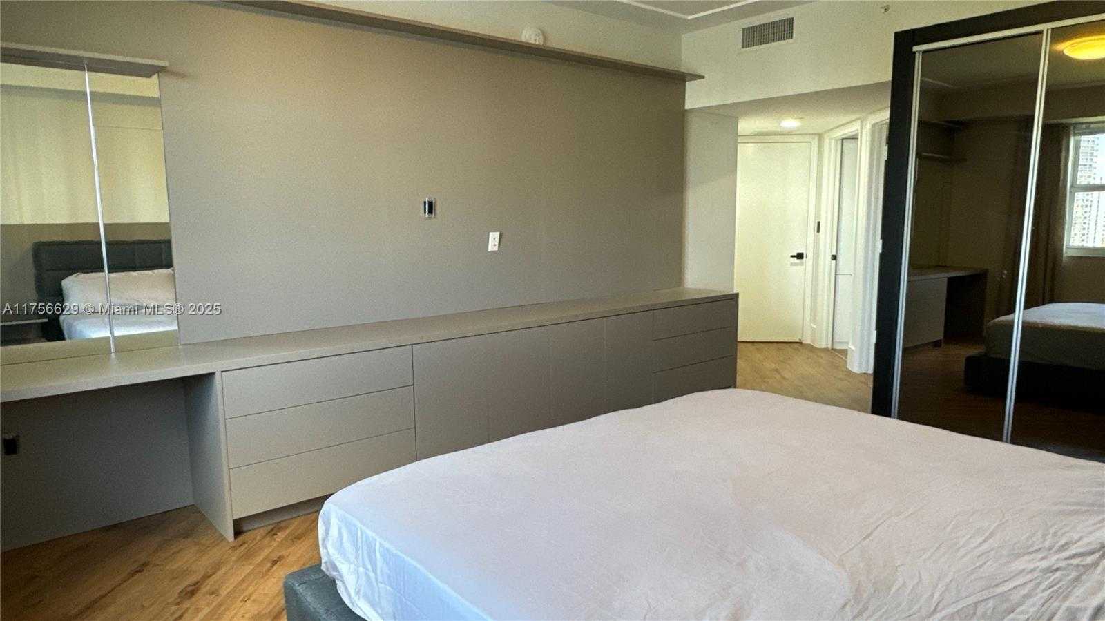 Small Image of 20000 EAST COUNTRY CLUB DR #1016, Aventura Number 19