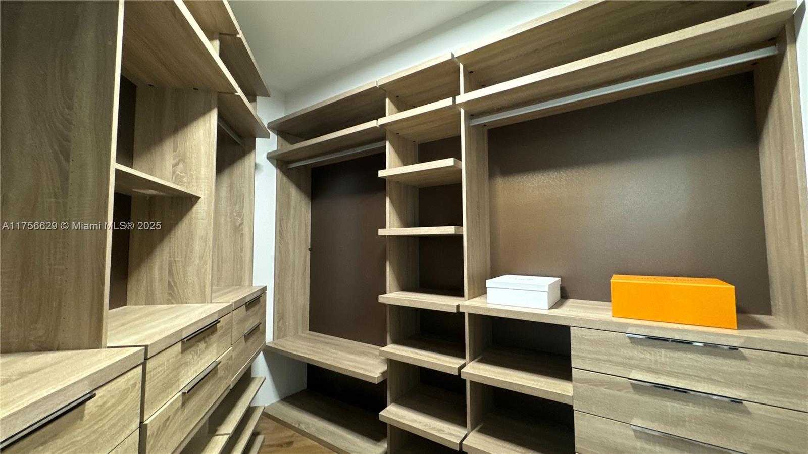 Small Image of 20000 EAST COUNTRY CLUB DR #1016, Aventura Number 23