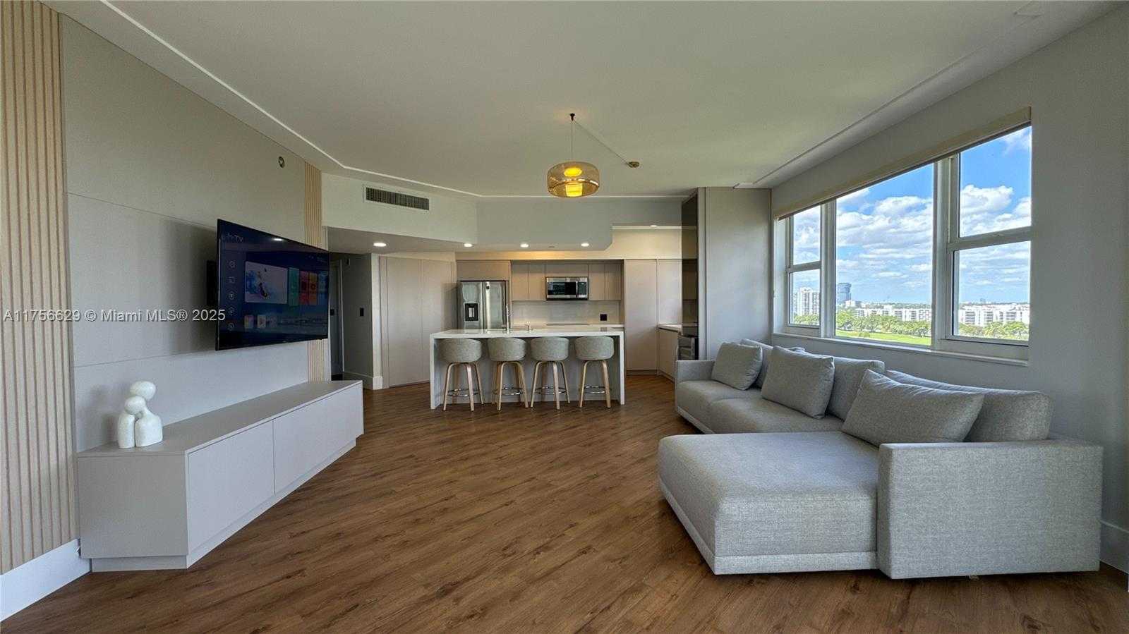 Small Image of 20000 EAST COUNTRY CLUB DR #1016, Aventura Number 4