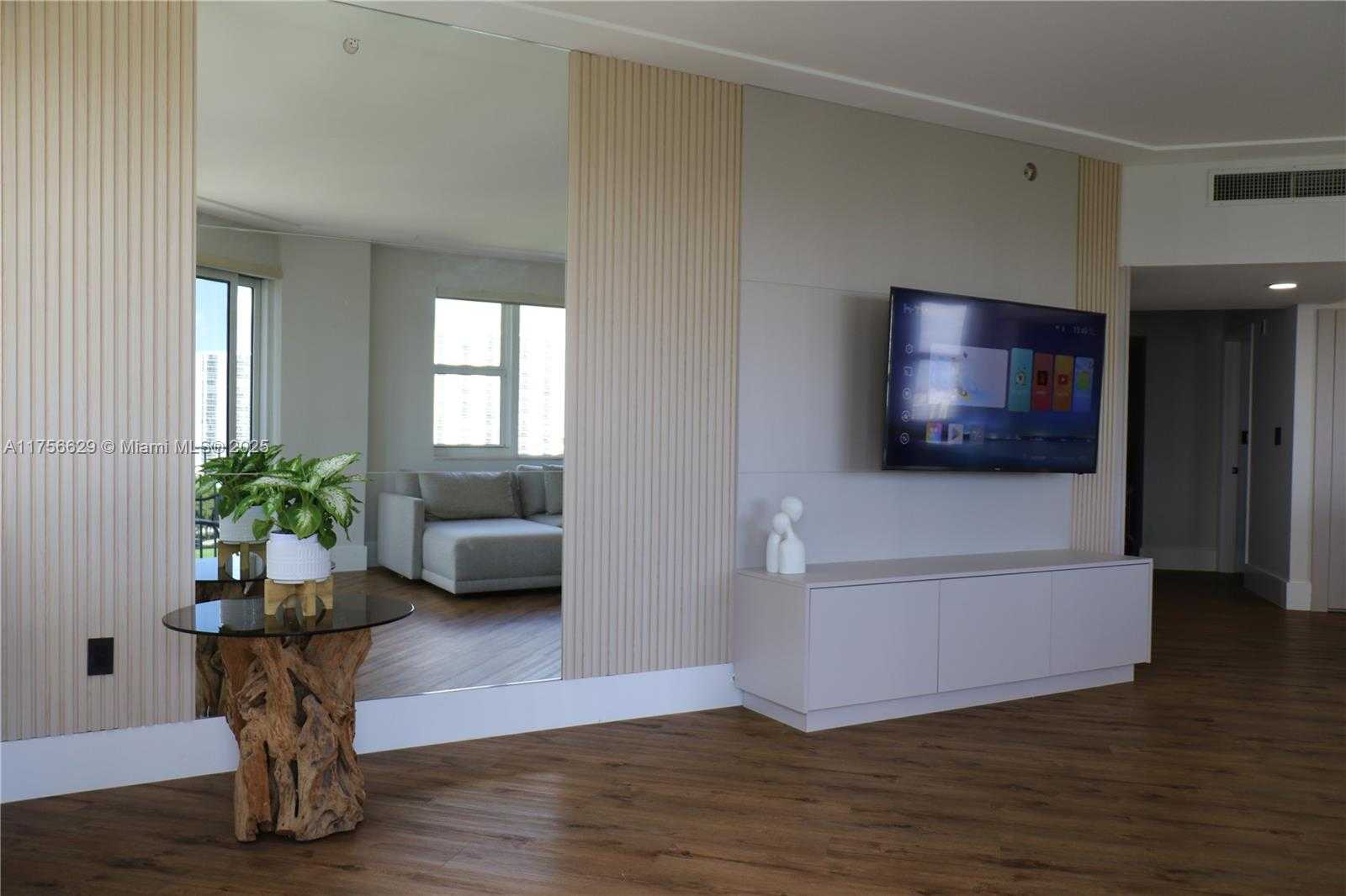 Small Image of 20000 EAST COUNTRY CLUB DR #1016, Aventura Number 5