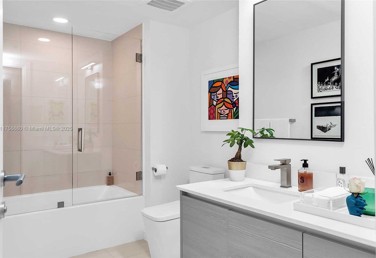 Small Image of 460 NORTH EAST 28TH ST #3303, Miami Number 25