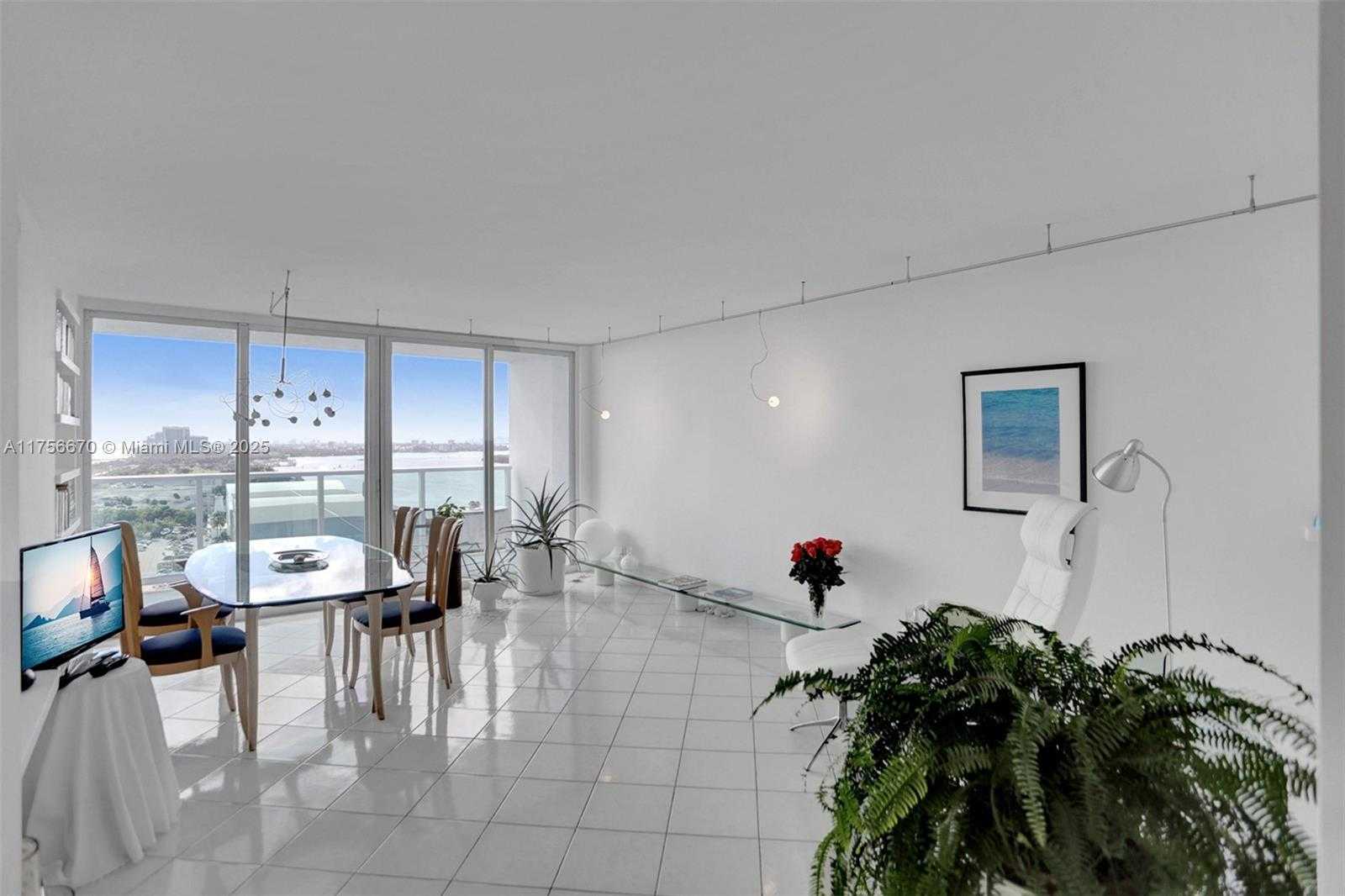 Small Image of 100 BAYVIEW DR #1923, Sunny Isles Beach Number 11