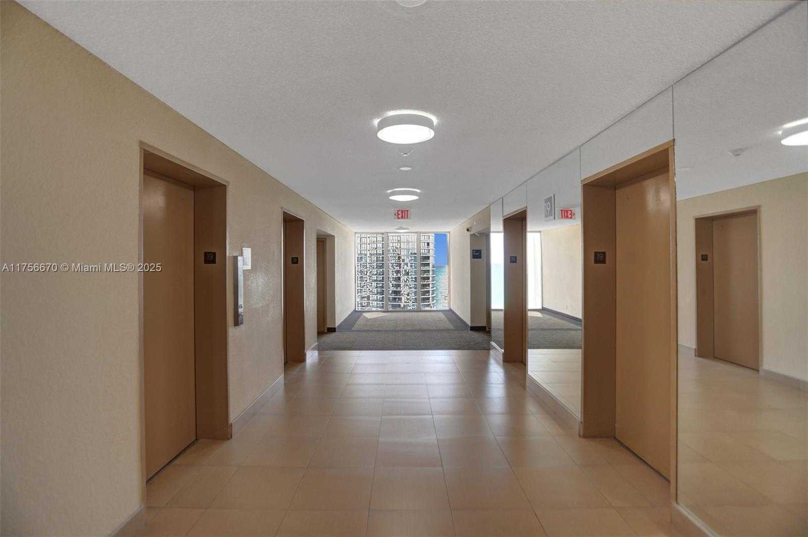 Small Image of 100 BAYVIEW DR #1923, Sunny Isles Beach Number 24