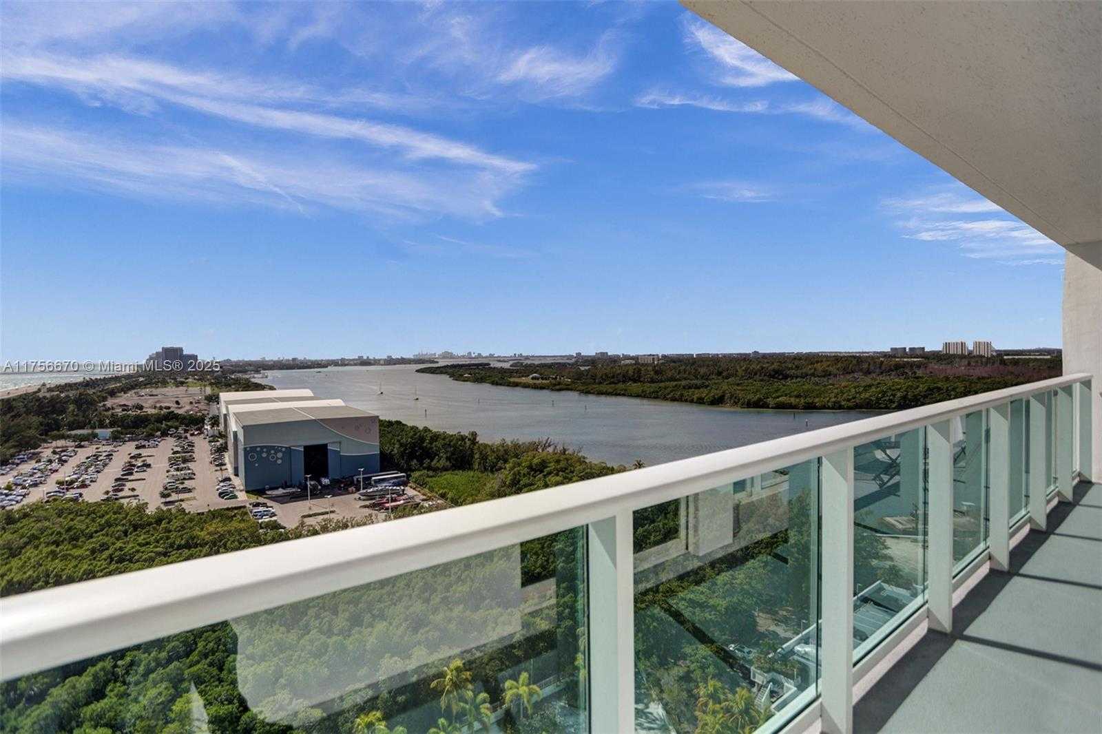 Small Image of 100 BAYVIEW DR #1923, Sunny Isles Beach Number 3