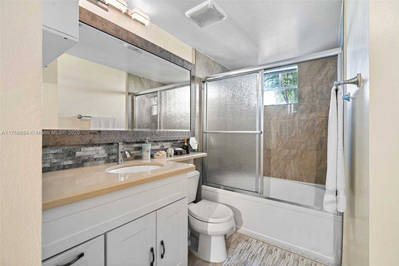 Small Image of 17145 NORTH BAY RD #4502, Sunny Isles Beach Number 11