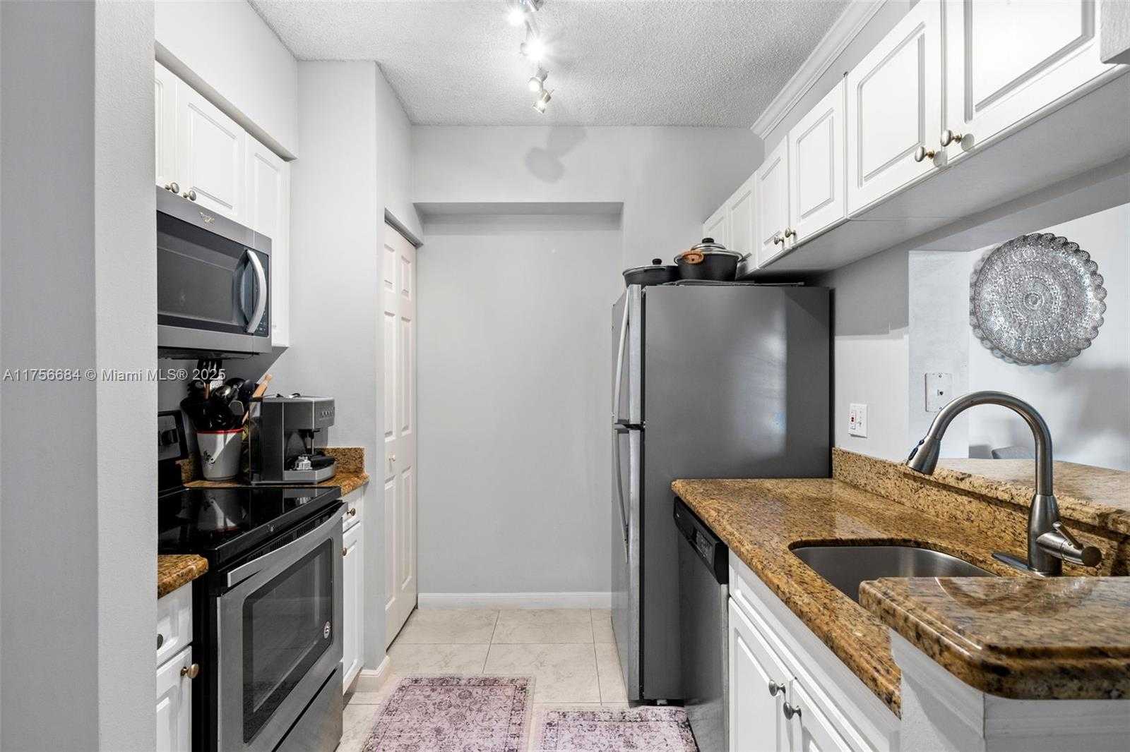 Small Image of 17145 NORTH BAY RD #4502, Sunny Isles Beach Number 6