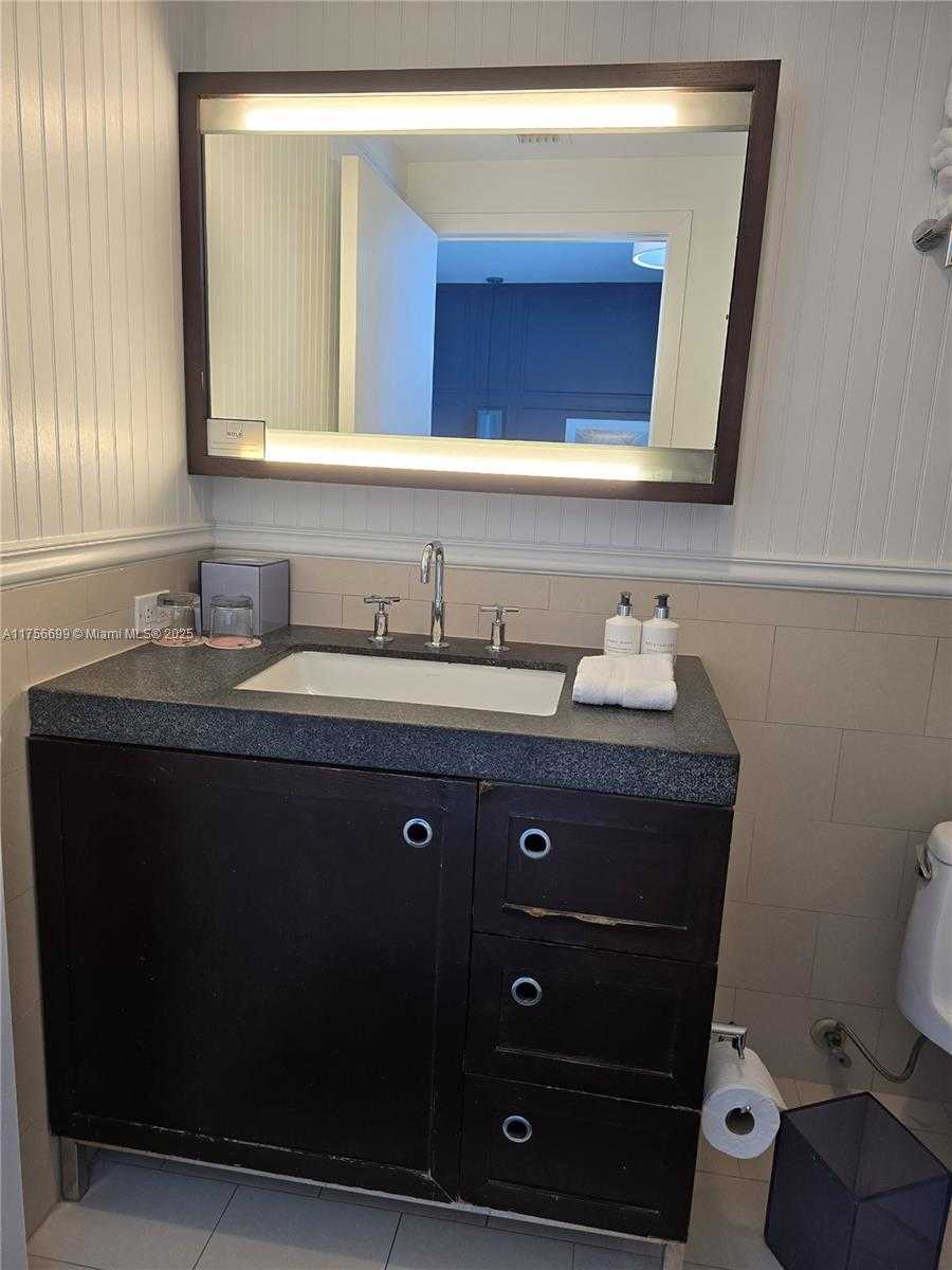 Small Image of 17315 COLLINS AVE #1402, Sunny Isles Beach Number 25