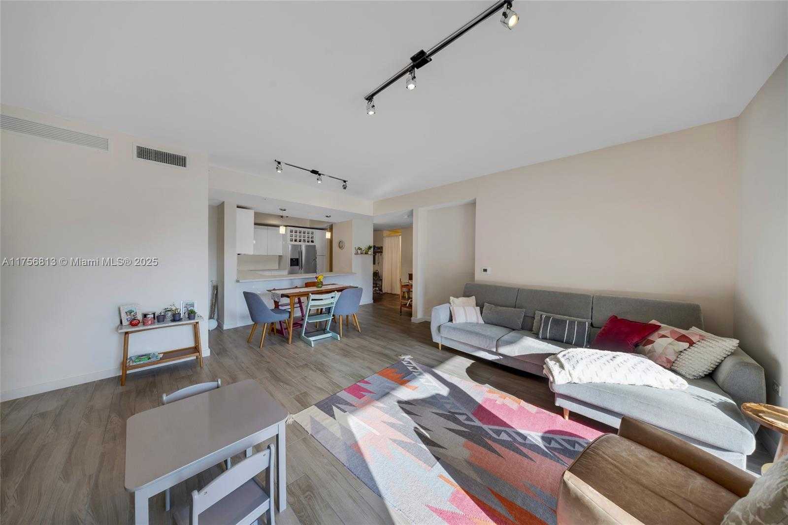 Small Image of 999 SOUTH WEST 1ST AVE #1417, Miami Number 3