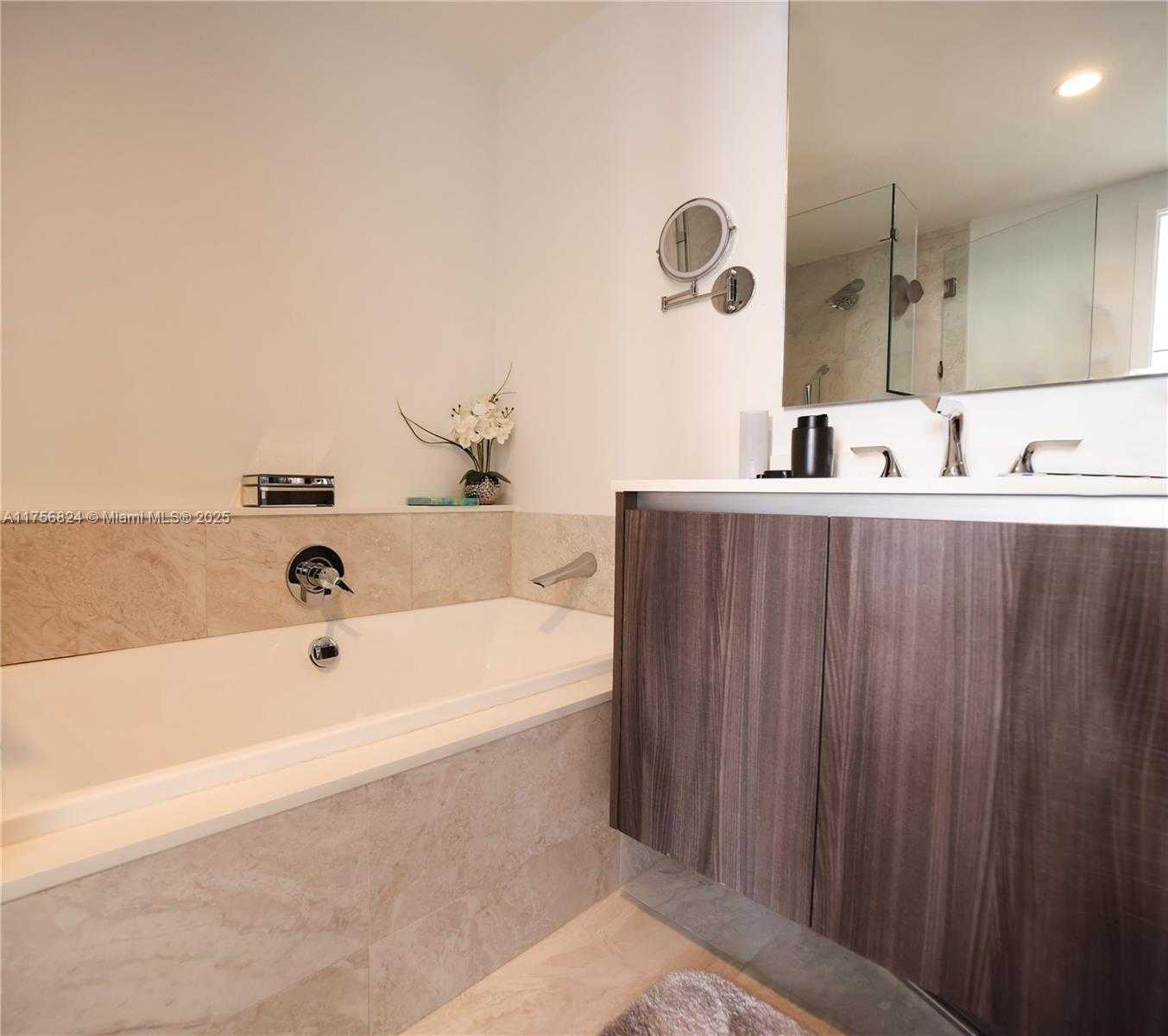Small Image of 488 NORTH EAST 18TH ST #5000, Miami Number 31