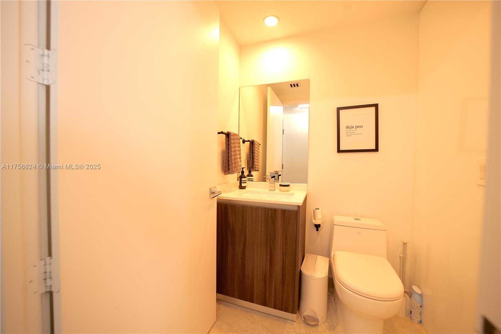 Small Image of 488 NORTH EAST 18TH ST #5000, Miami Number 33