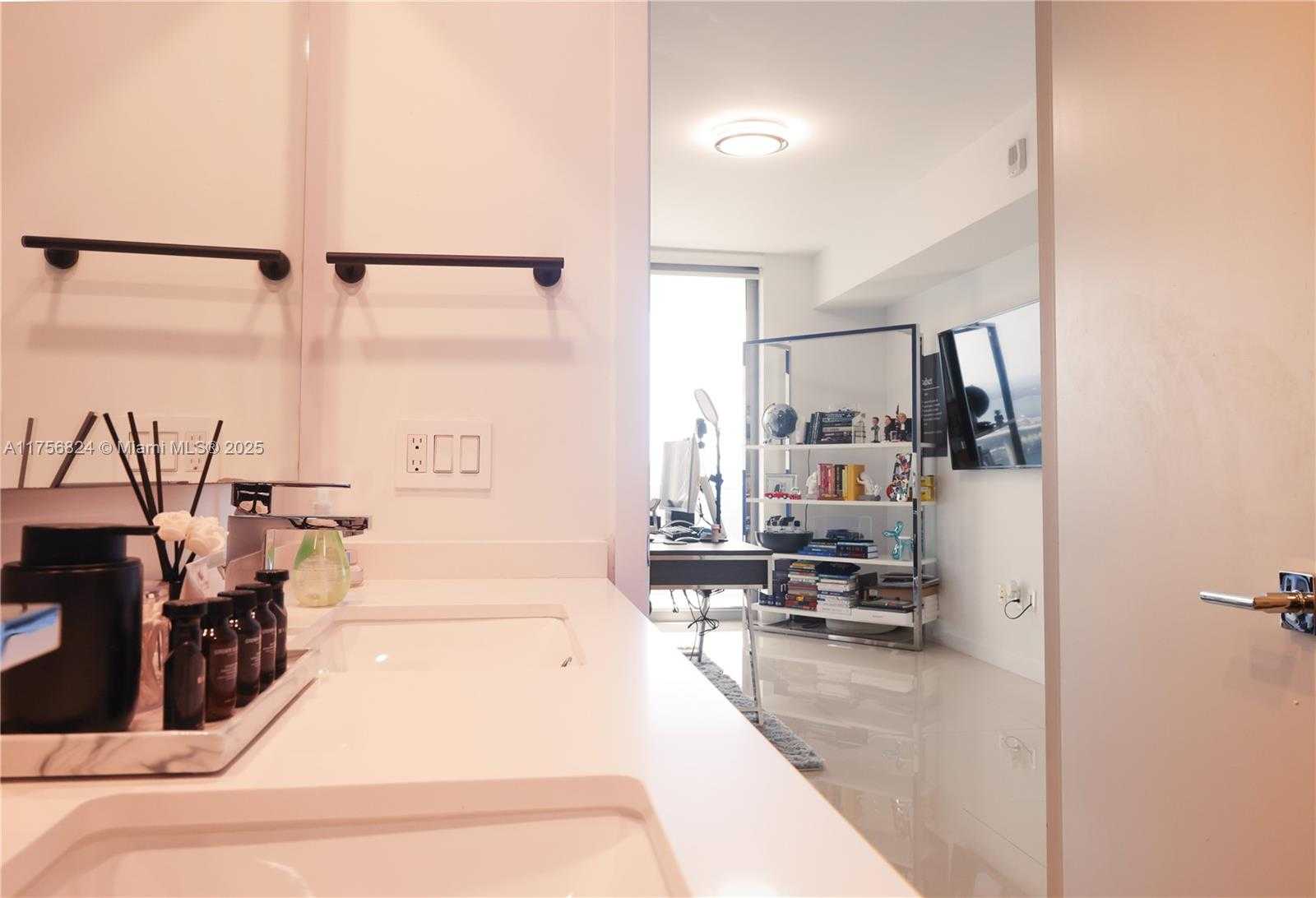 Small Image of 488 NORTH EAST 18TH ST #5000, Miami Number 57
