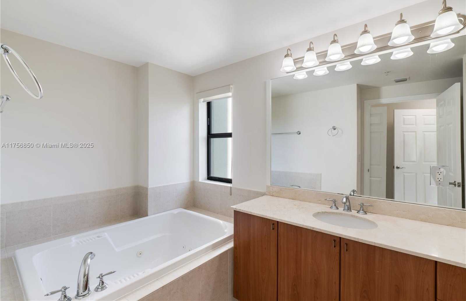 Small Image of 888 SOUTH DOUGLAS RD #404, Coral Gables Number 10