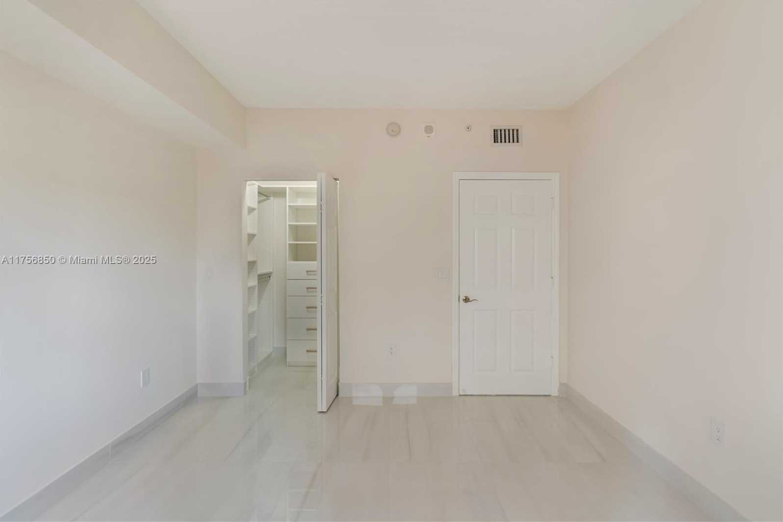 Small Image of 888 SOUTH DOUGLAS RD #404, Coral Gables Number 11