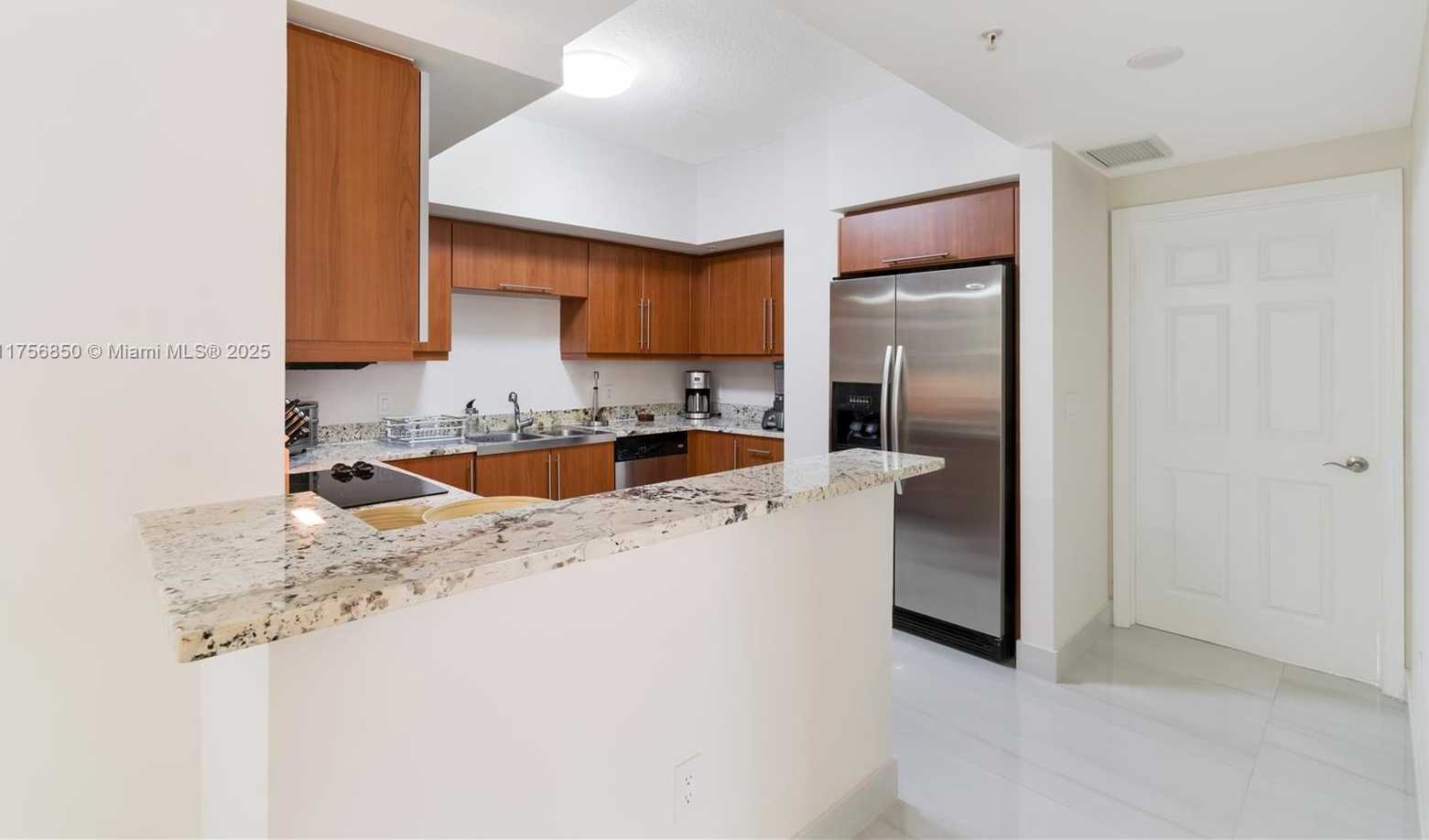 Small Image of 888 SOUTH DOUGLAS RD #404, Coral Gables Number 5