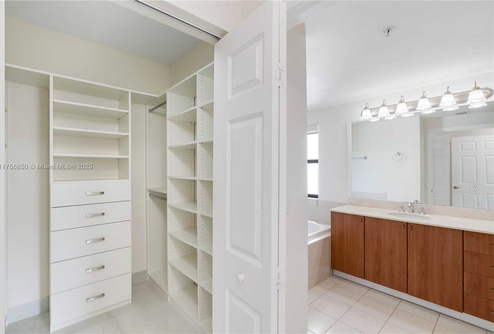 Small Image of 888 SOUTH DOUGLAS RD #404, Coral Gables Number 8
