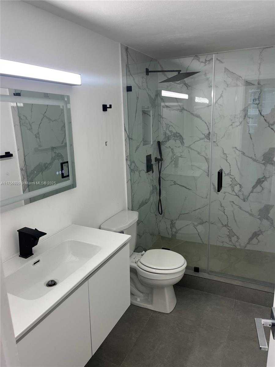 Small Image of 1000 WEST AVE #702, Miami Beach Number 14