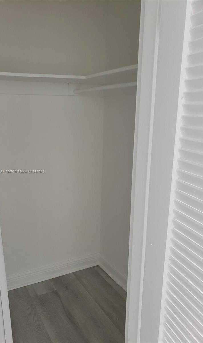 Small Image of 1000 WEST AVE #702, Miami Beach Number 16