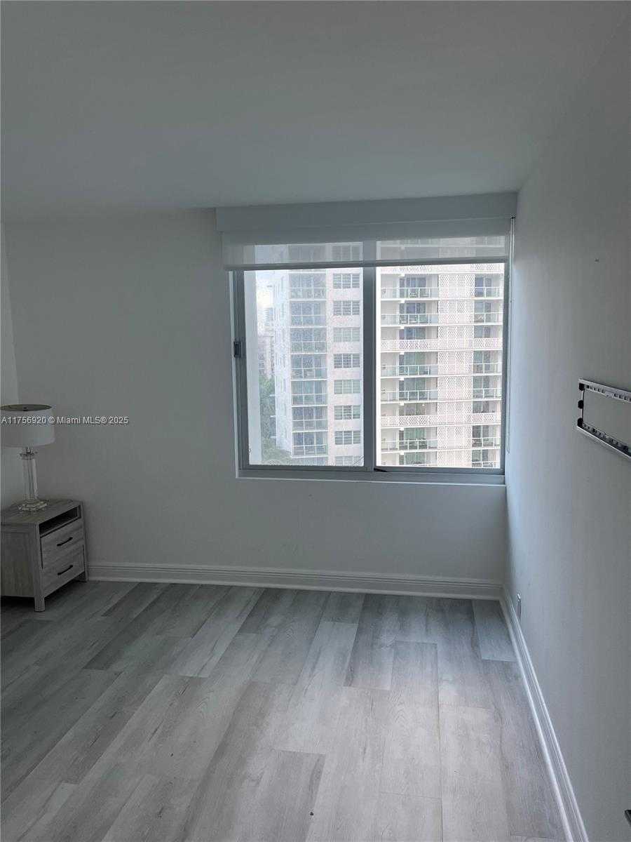 Small Image of 1000 WEST AVE #702, Miami Beach Number 19