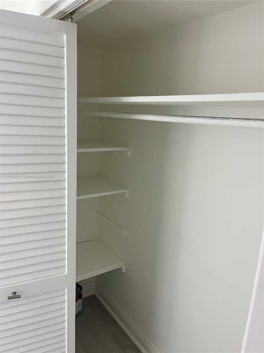 Small Image of 1000 WEST AVE #702, Miami Beach Number 20