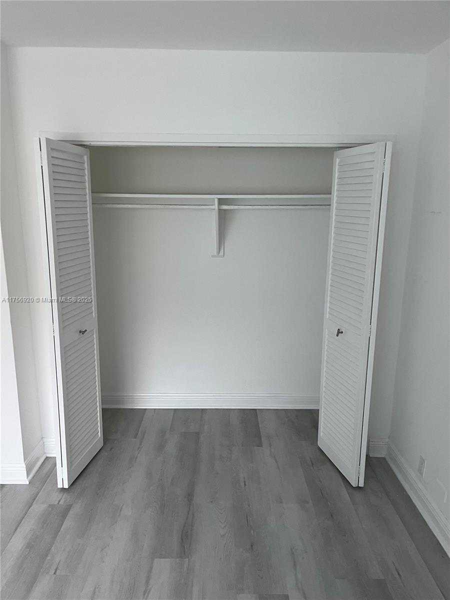 Small Image of 1000 WEST AVE #702, Miami Beach Number 25