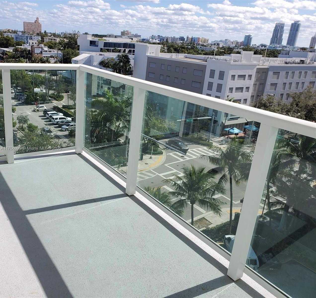Small Image of 1000 WEST AVE #702, Miami Beach Number 5