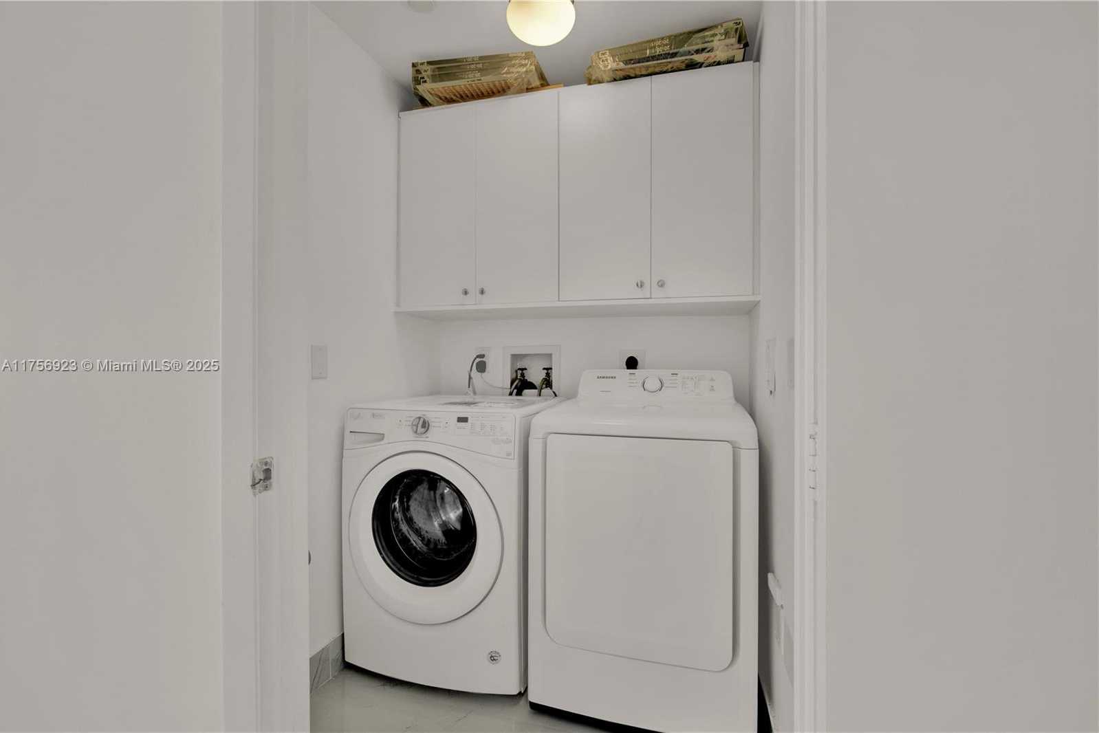 Small Image of 3340 NE 190th St, Miami, FL 33180, USA Number 13