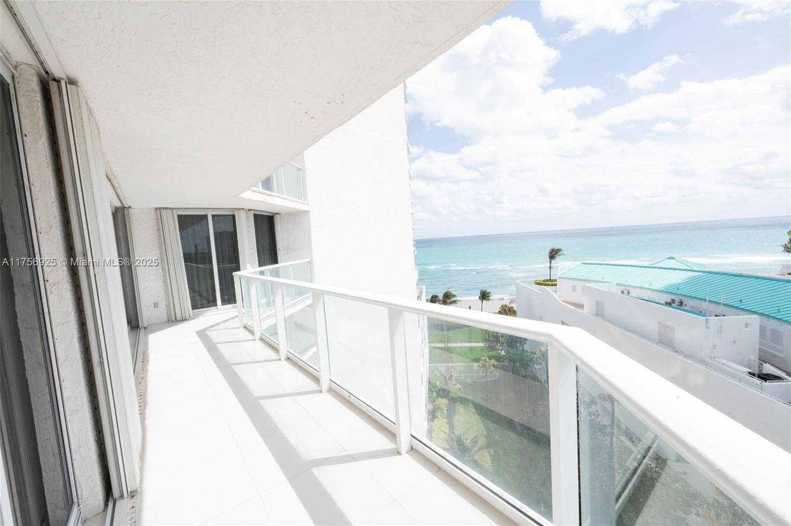 Small Image of 16445 COLLINS AVE #728, Sunny Isles Beach Number 3