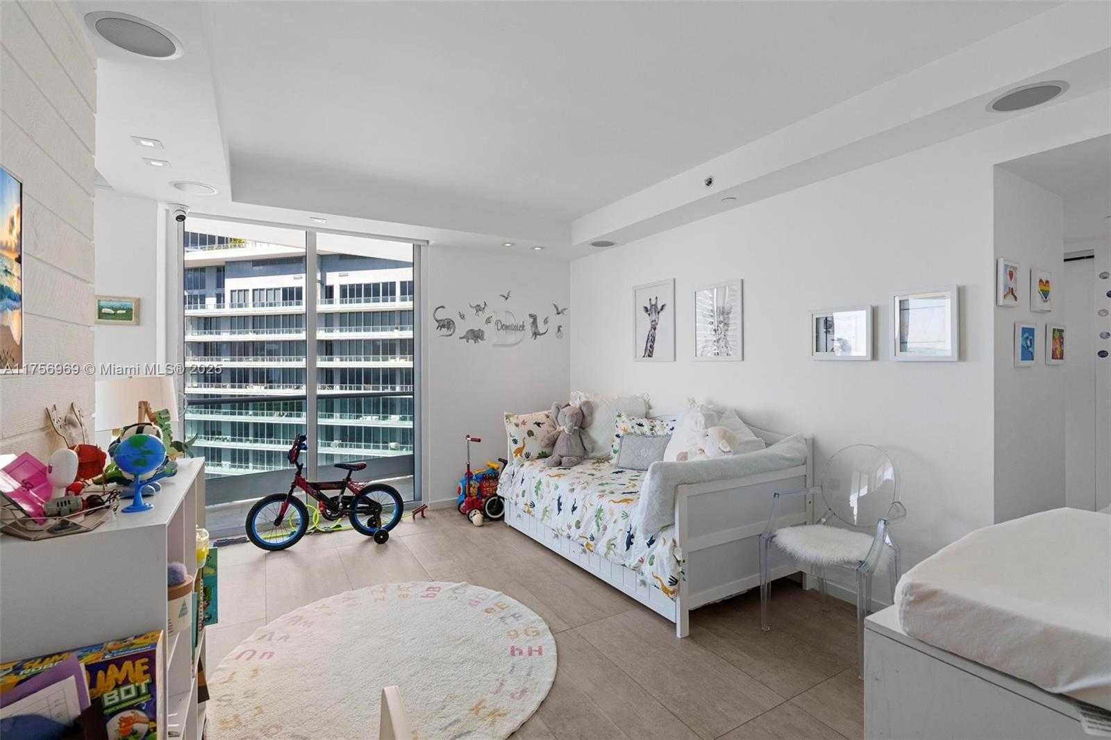 Small Image of 1331 BRICKELL BAY DR #4211, Miami Number 38