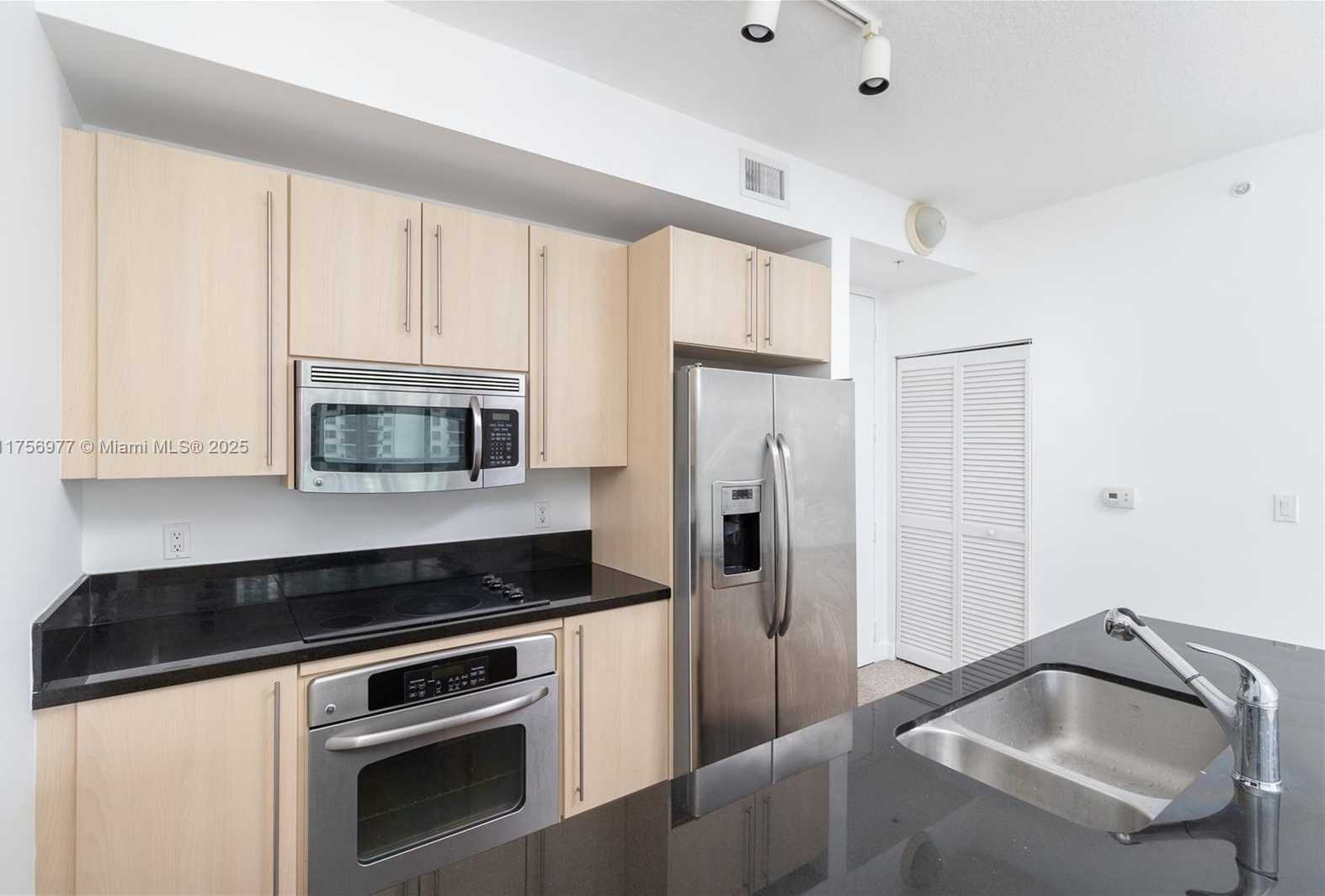 Small Image of 1111 SOUTH WEST 1ST AVE #2423-N, Miami Number 4