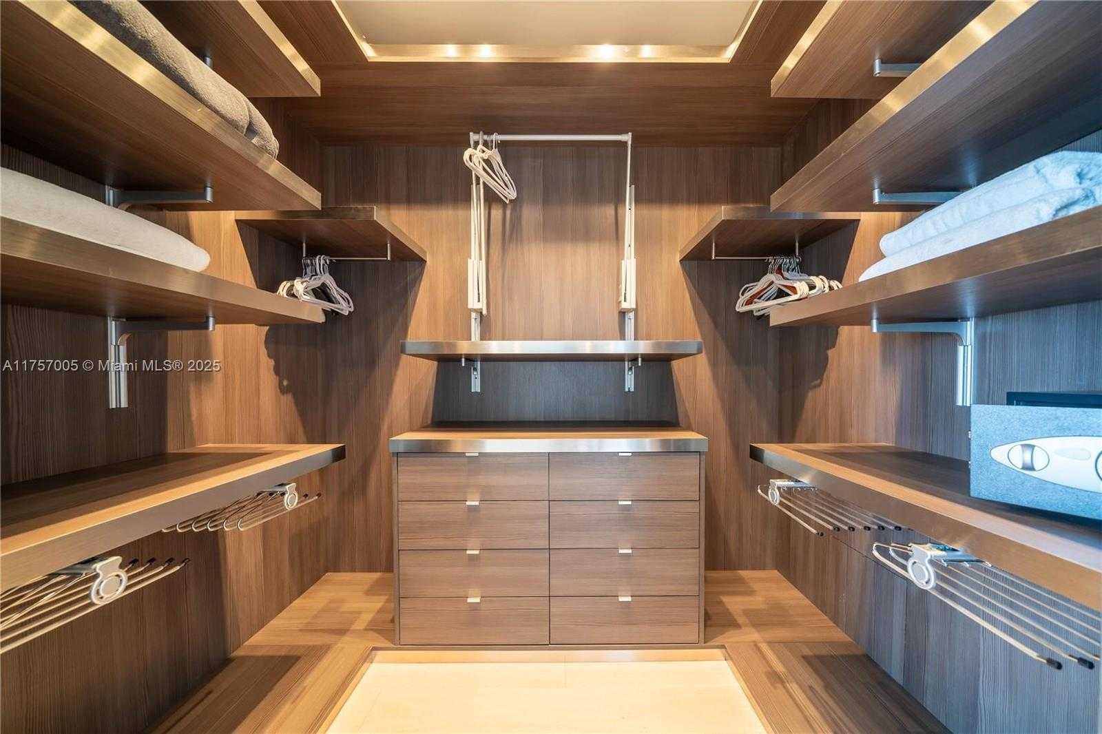 Small Image of 17121 COLLINS AVE #4208, Sunny Isles Beach Number 17