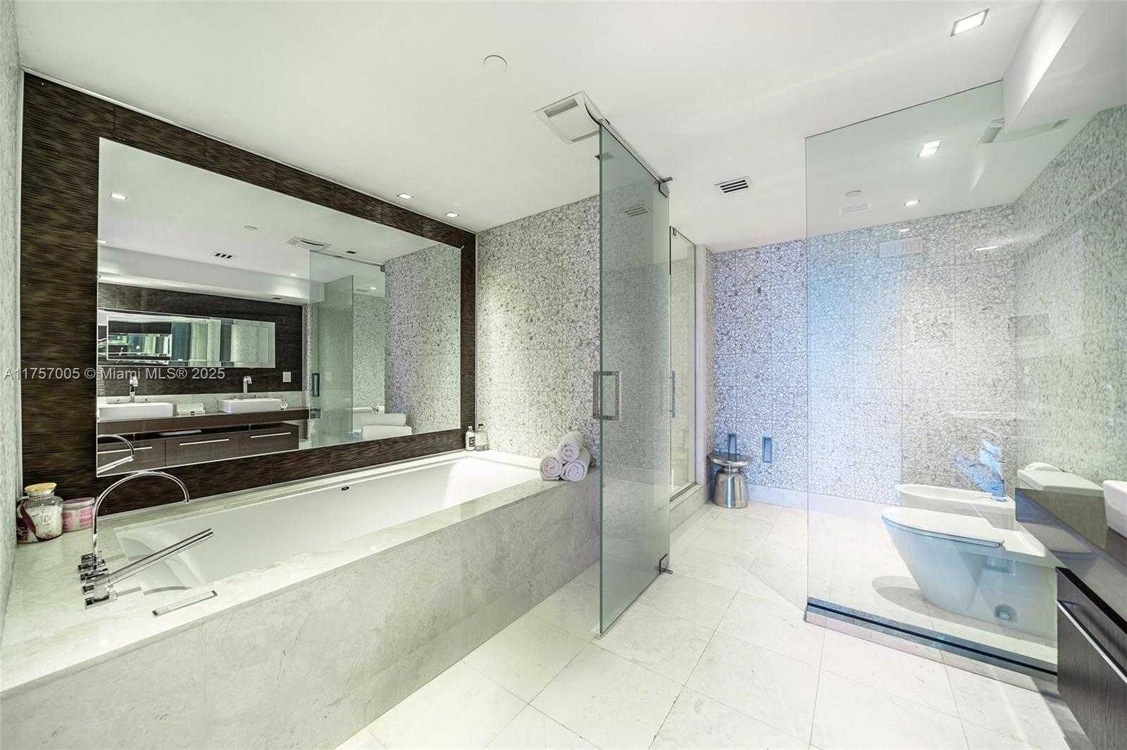 Small Image of 17121 COLLINS AVE #4208, Sunny Isles Beach Number 20