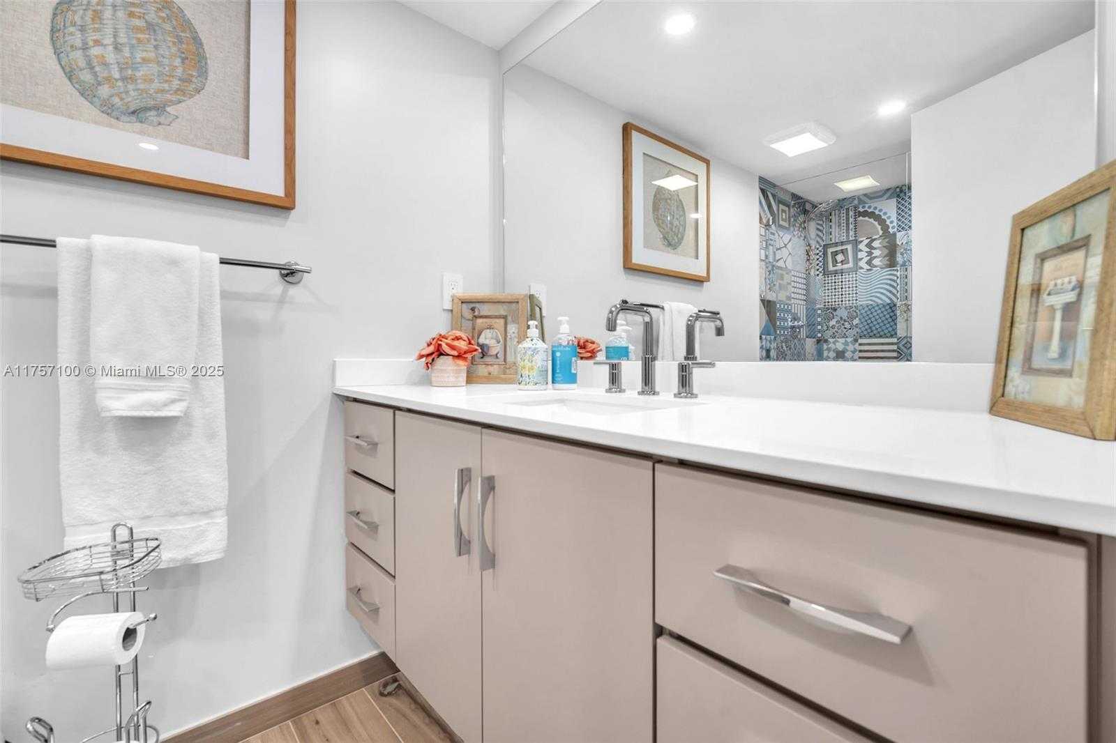 Small Image of 301 174TH ST #919, Sunny Isles Beach Number 22