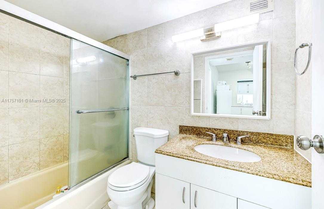 Small Image of 17011 NORTH BAY RD #215, Sunny Isles Beach Number 12