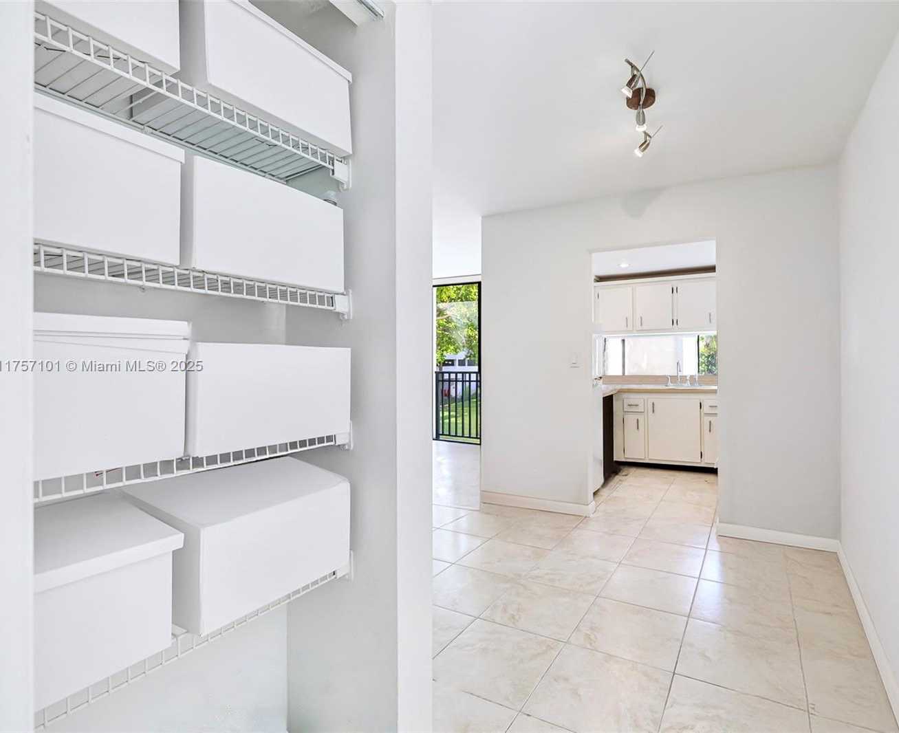 Small Image of 17011 NORTH BAY RD #215, Sunny Isles Beach Number 14