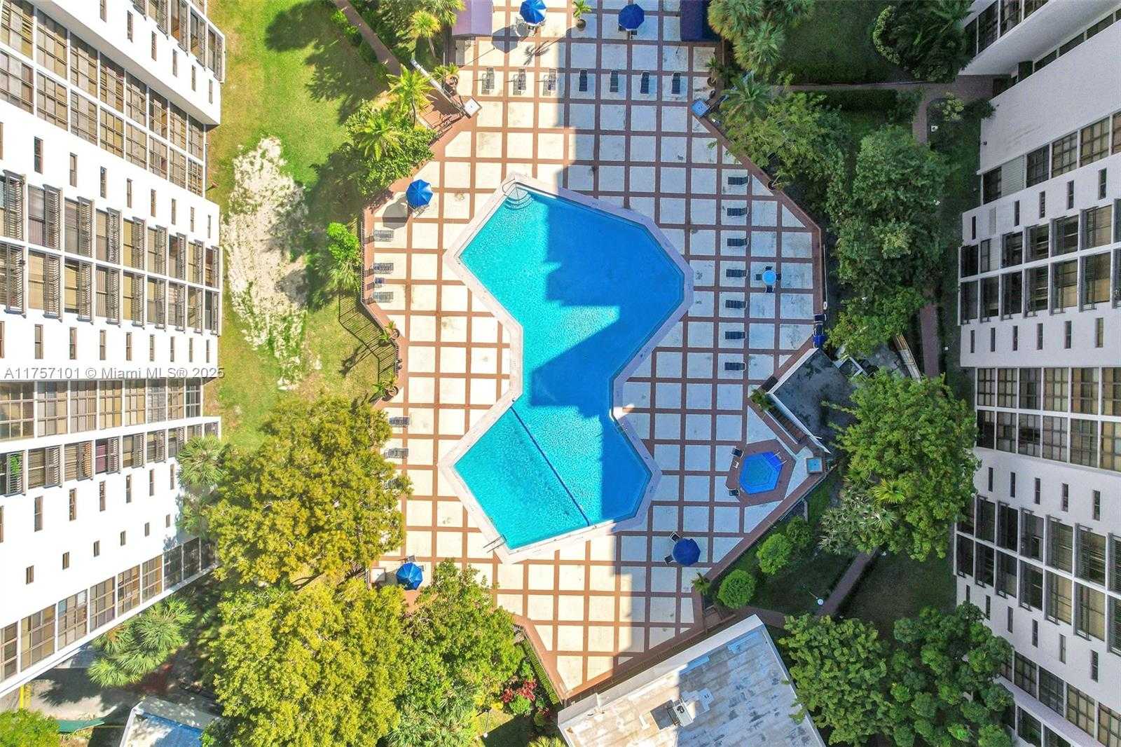 Small Image of 17011 NORTH BAY RD #215, Sunny Isles Beach Number 21