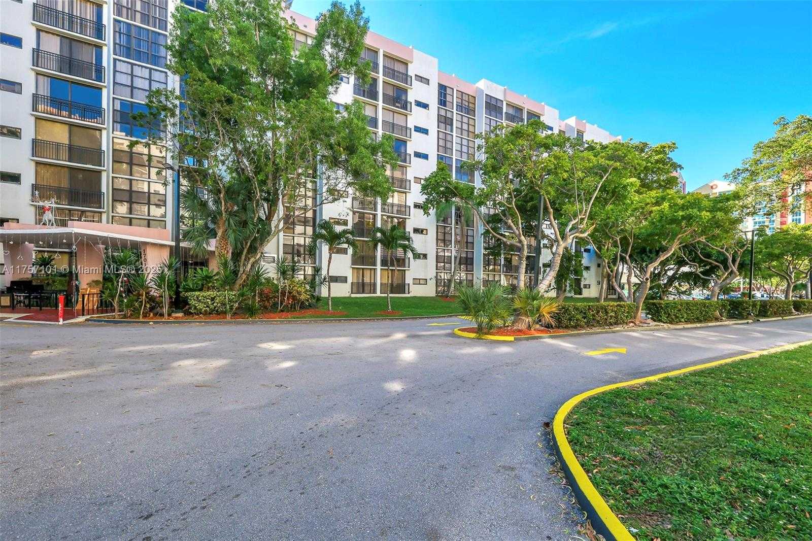 Small Image of 17011 NORTH BAY RD #215, Sunny Isles Beach Number 29