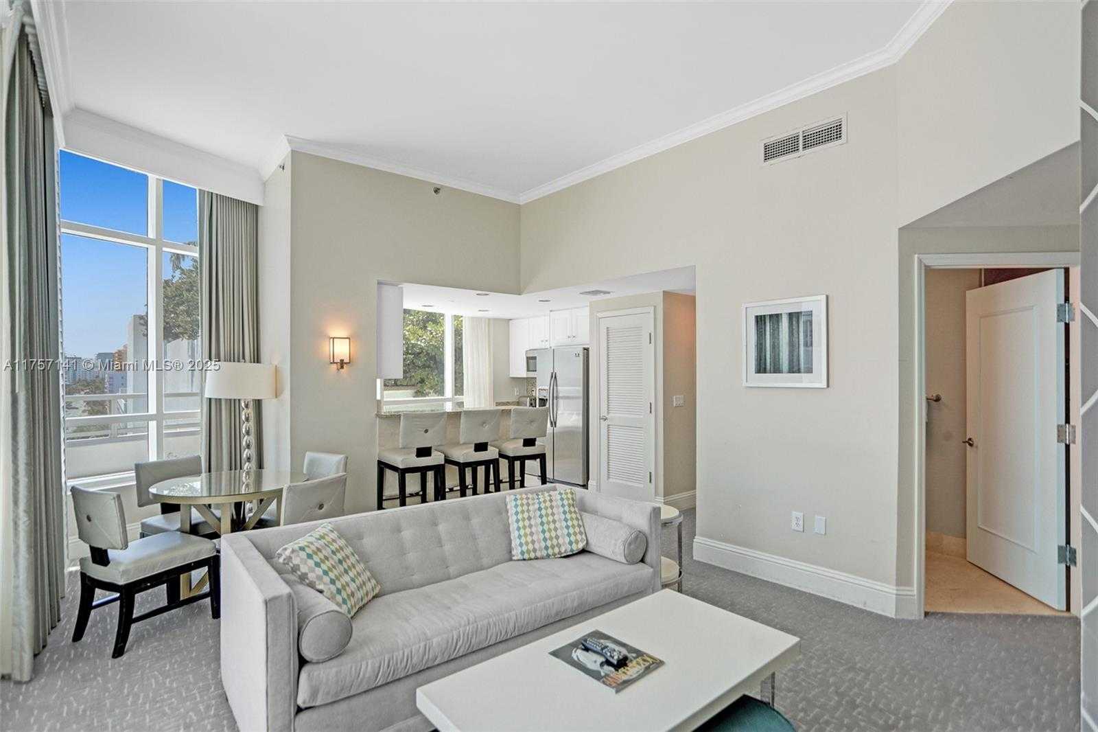 Small Image of 4401 COLLINS AVE #702/704, Miami Beach Number 11