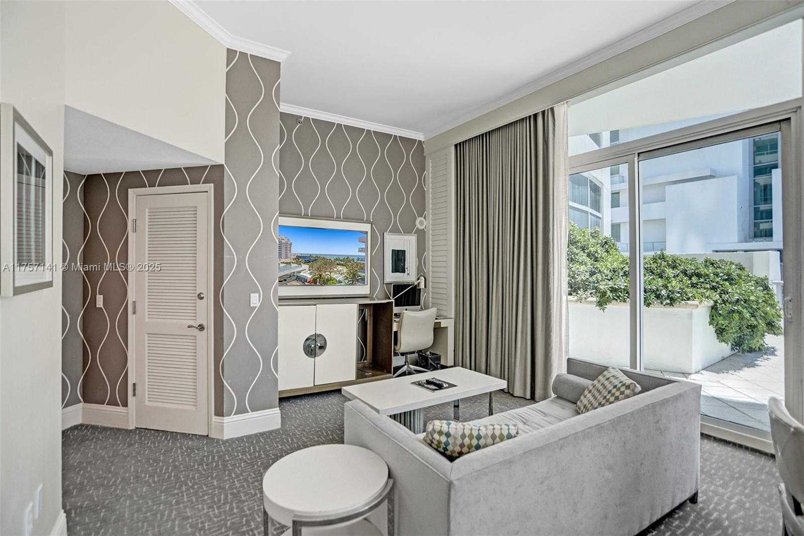 Small Image of 4401 COLLINS AVE #702/704, Miami Beach Number 13