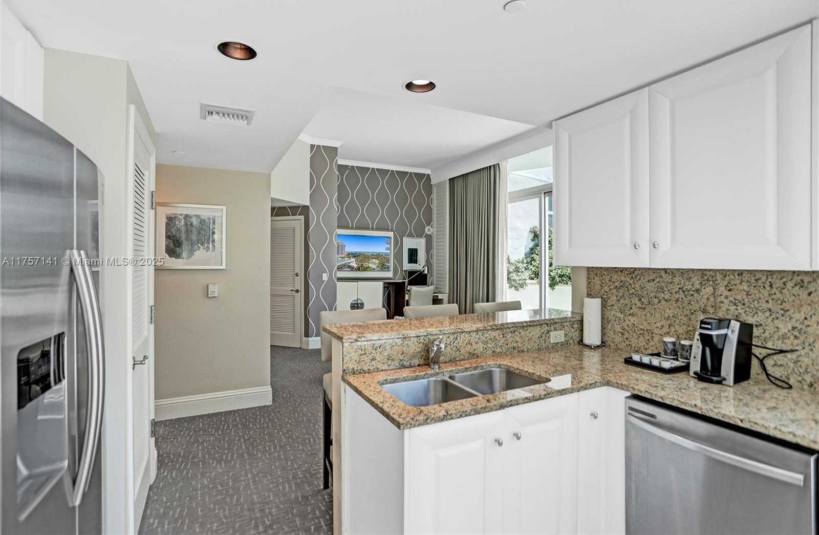 Small Image of 4401 COLLINS AVE #702/704, Miami Beach Number 16