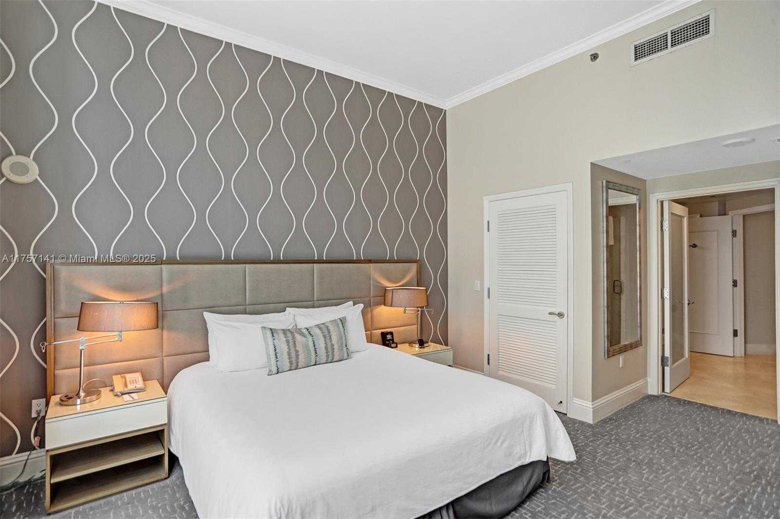 Small Image of 4401 COLLINS AVE #702/704, Miami Beach Number 21