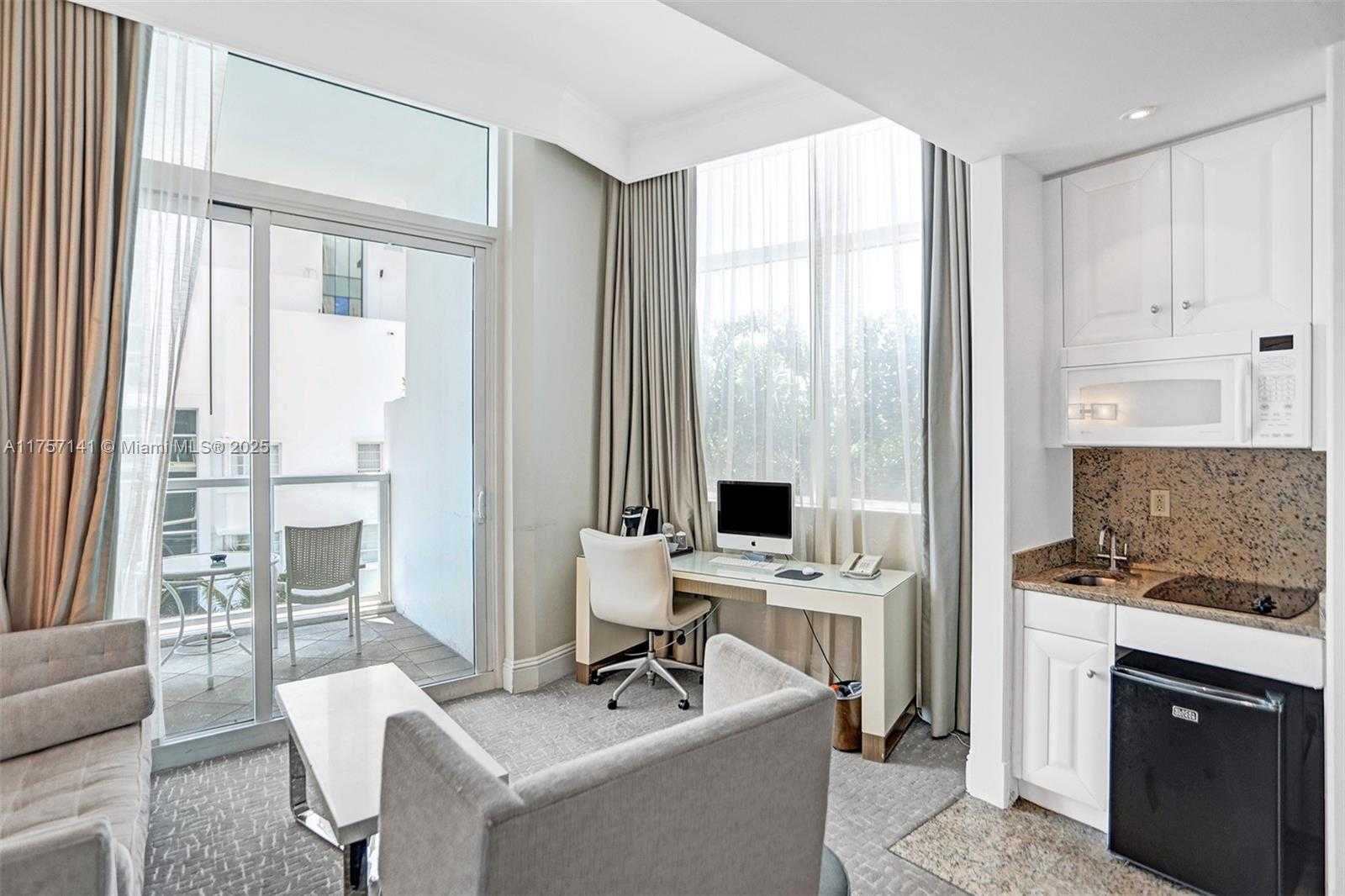 Small Image of 4401 COLLINS AVE #702/704, Miami Beach Number 23