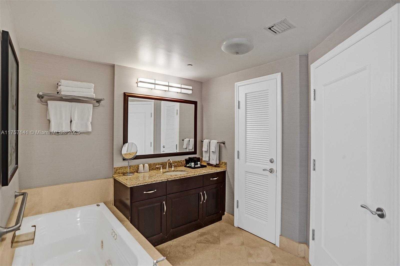 Small Image of 4401 COLLINS AVE #702/704, Miami Beach Number 24