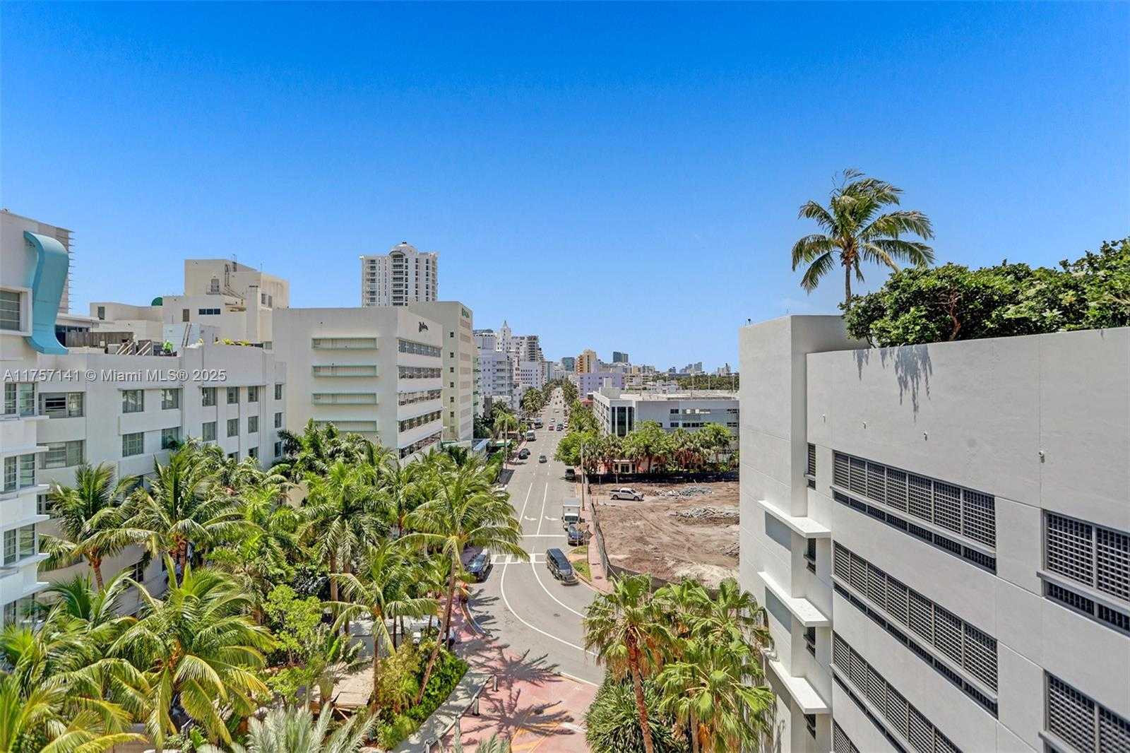 Small Image of 4401 COLLINS AVE #702/704, Miami Beach Number 4