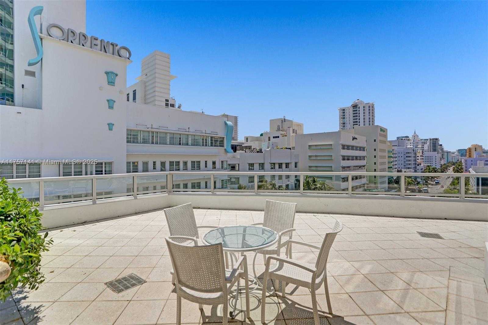 Small Image of 4401 COLLINS AVE #702/704, Miami Beach Number 7