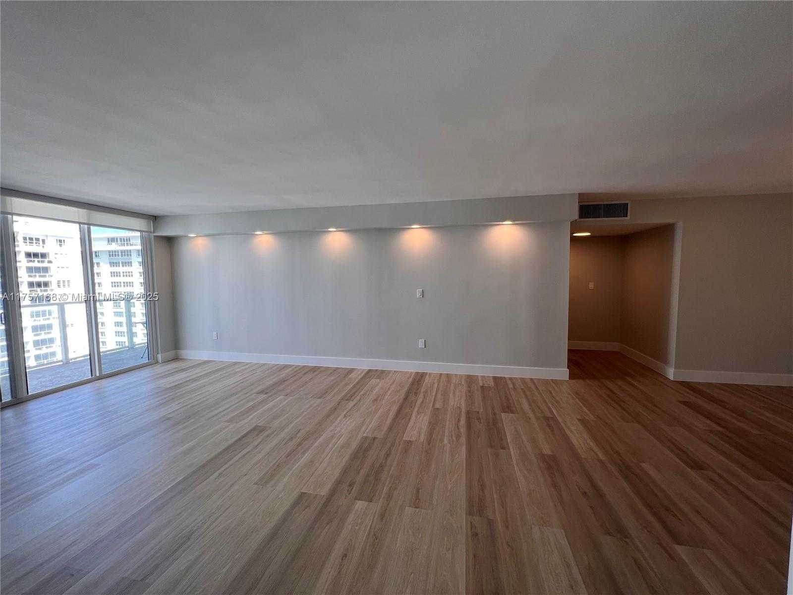 Small Image of 5701 COLLINS AVE #1215, Miami Beach Number 10