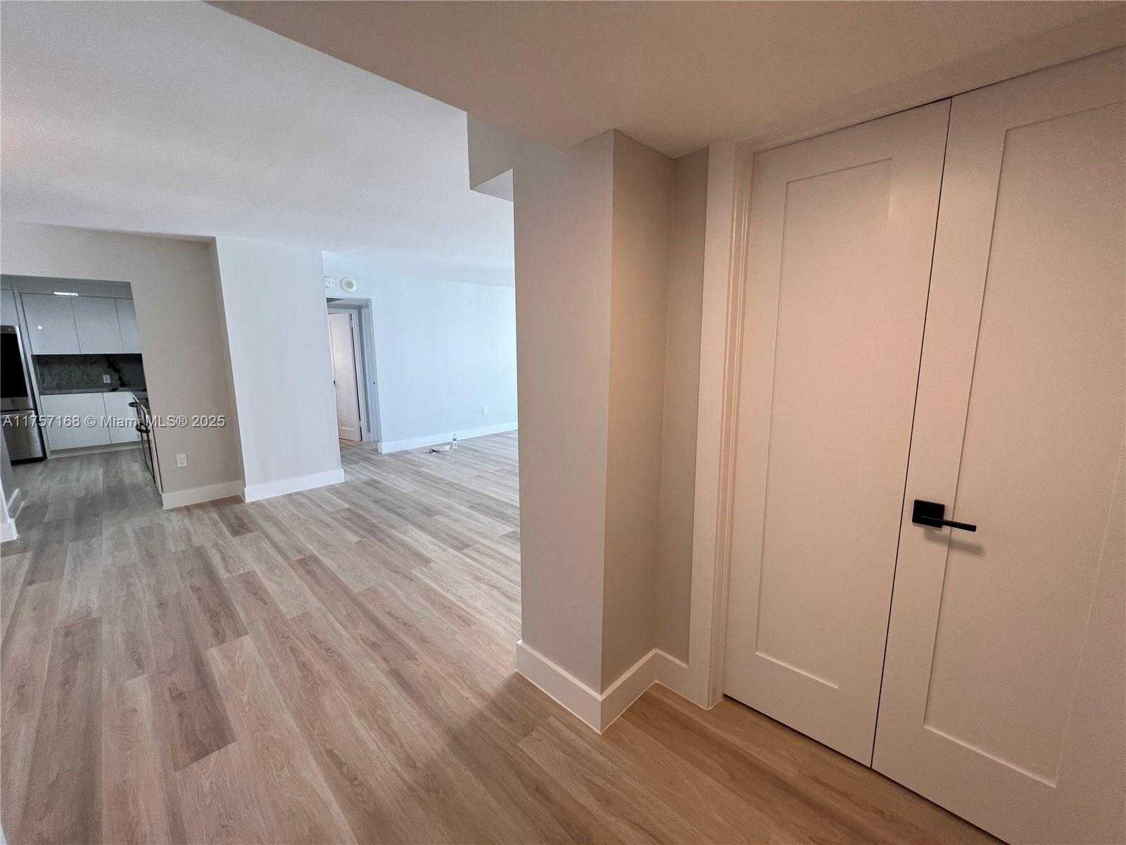 Small Image of 5701 COLLINS AVE #1215, Miami Beach Number 12